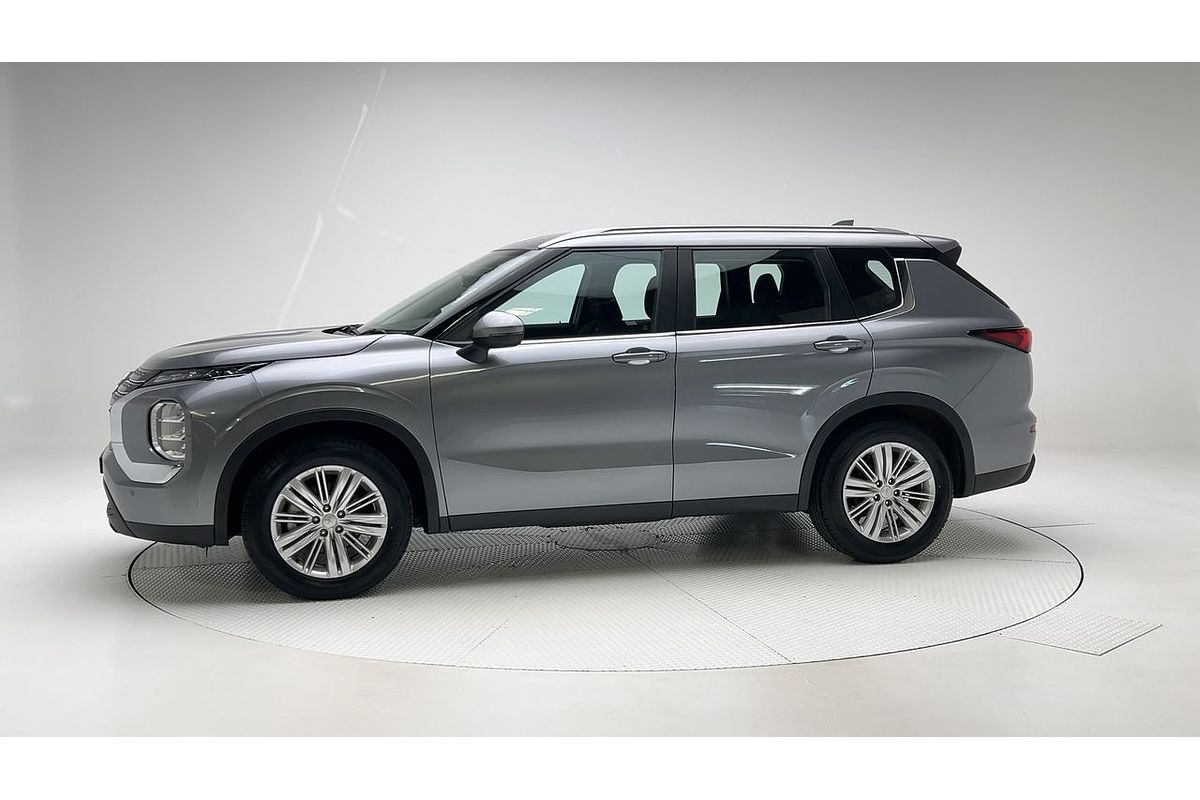 2023 Mitsubishi Outlander ES ZM