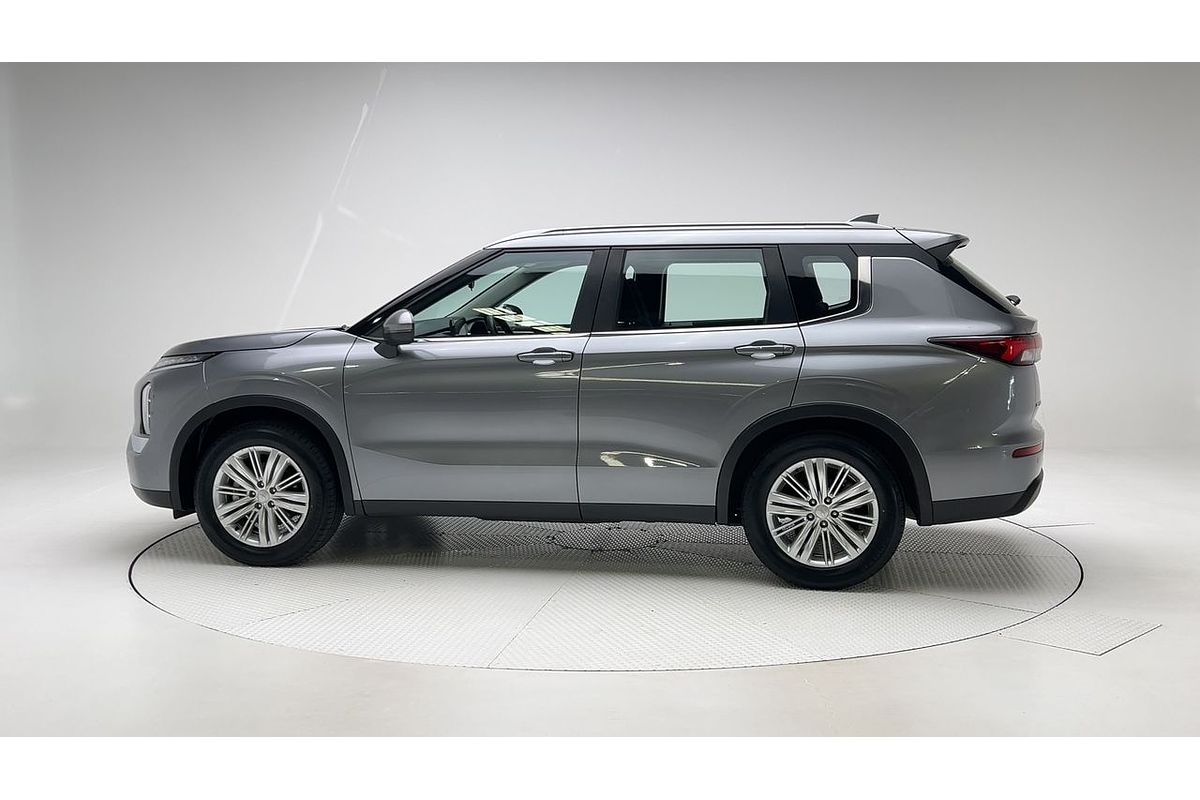 2023 Mitsubishi Outlander ES ZM