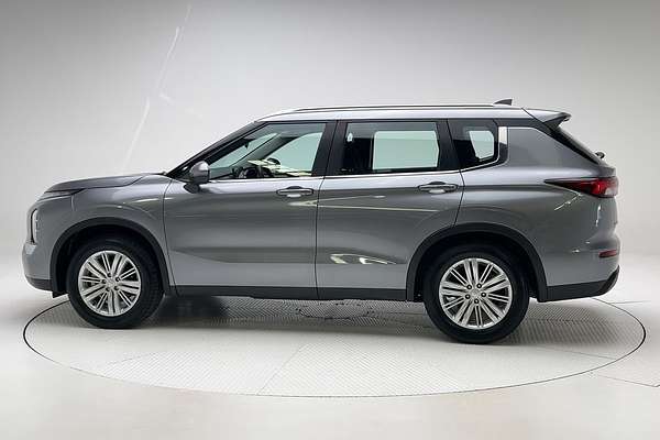 2023 Mitsubishi Outlander ES ZM