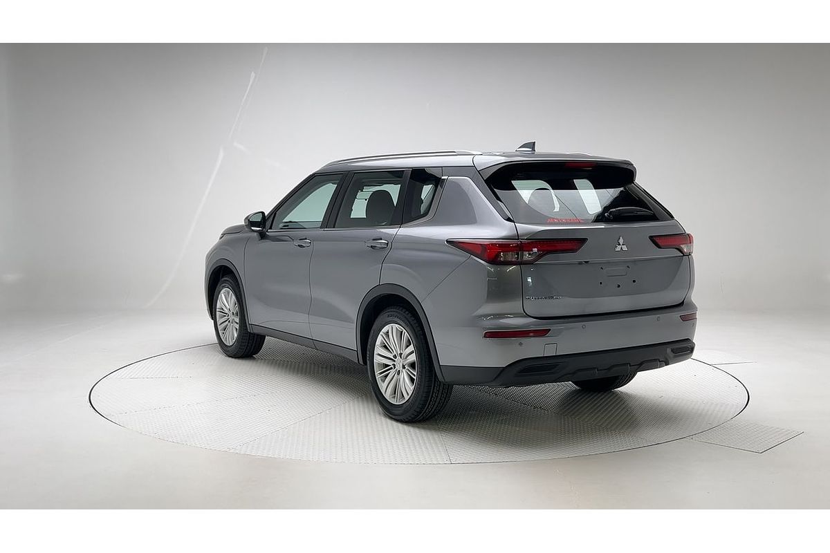 2023 Mitsubishi Outlander ES ZM