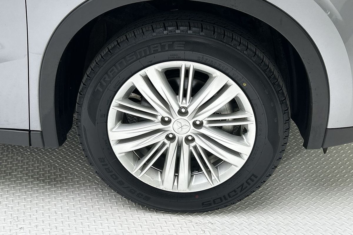 2023 Mitsubishi Outlander ES ZM
