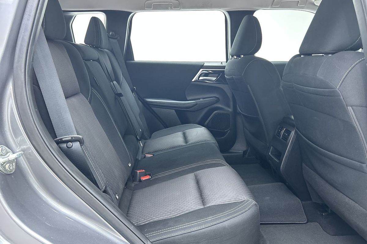 2023 Mitsubishi Outlander ES ZM
