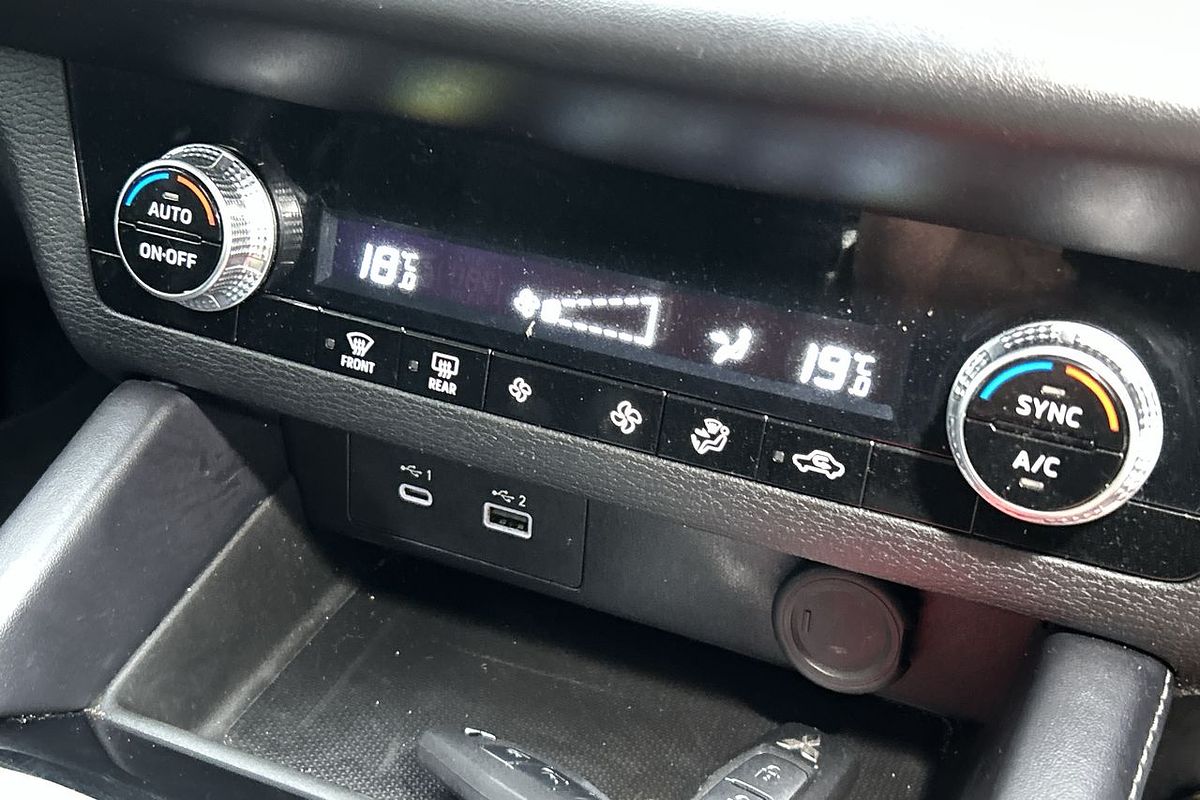 2023 Mitsubishi Outlander ES ZM