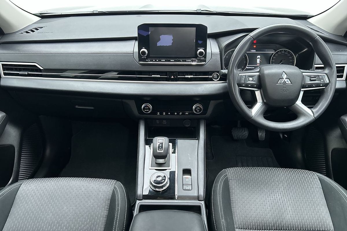 2023 Mitsubishi Outlander ES ZM