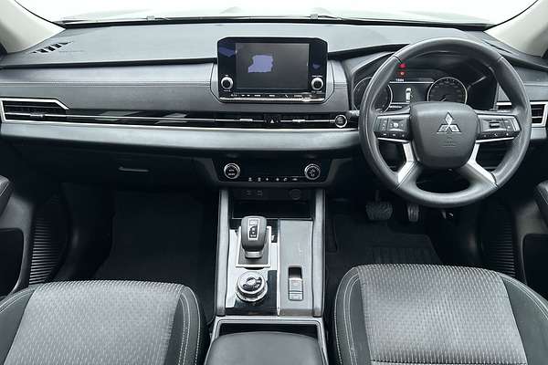 2023 Mitsubishi Outlander ES ZM