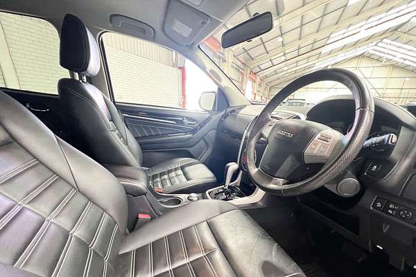2021 Isuzu MU-X LS-T