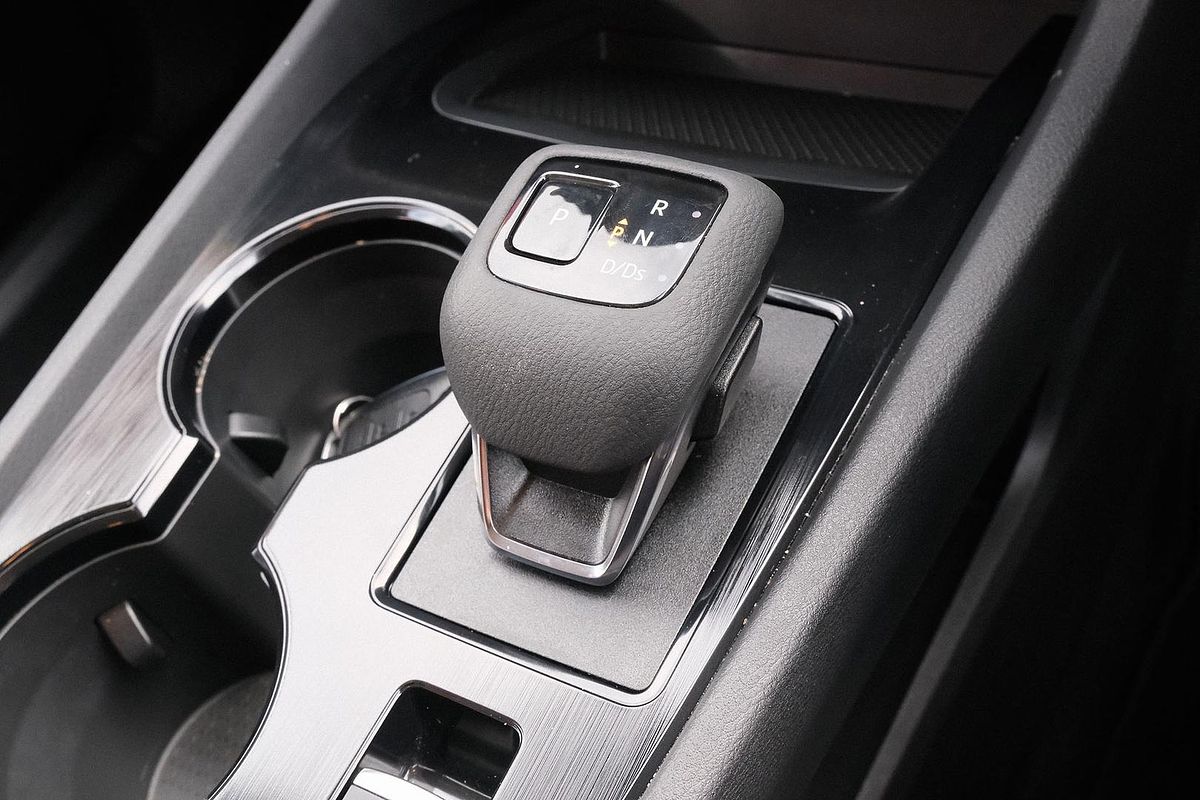 2025 Nissan X-TRAIL ST T33
