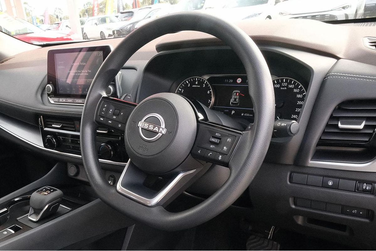 2025 Nissan X-TRAIL ST T33