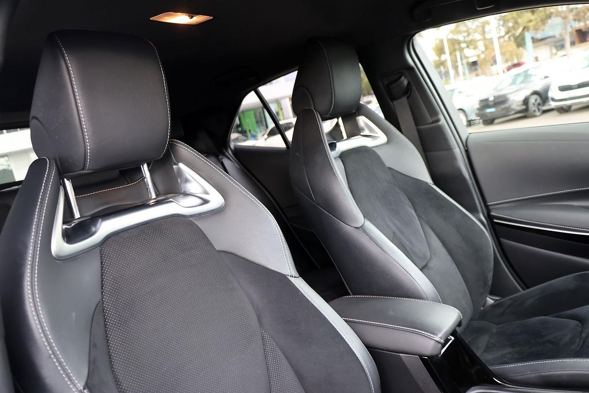 2019 Toyota Corolla ZR Hybrid ZWE211R