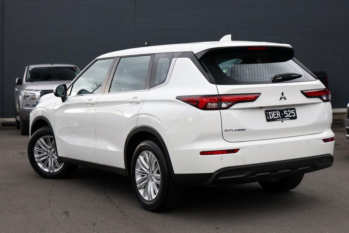 2024 Mitsubishi Outlander ES ZM
