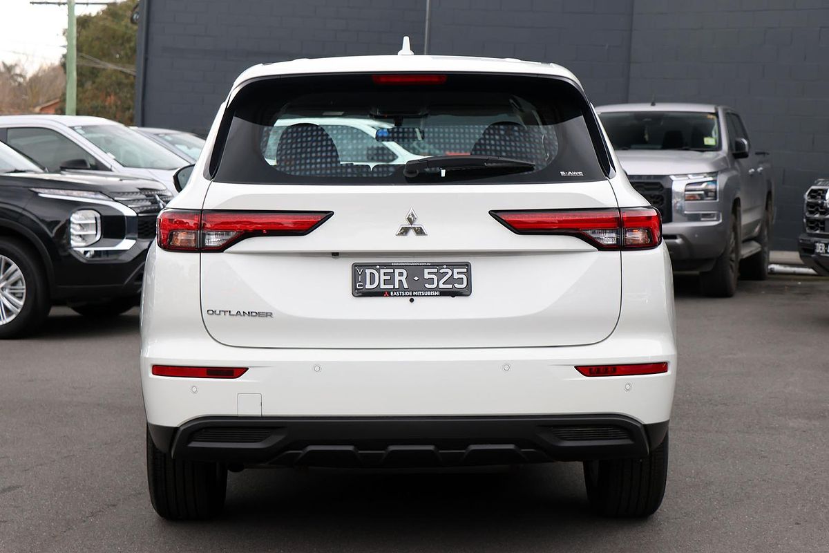 2024 Mitsubishi Outlander ES ZM
