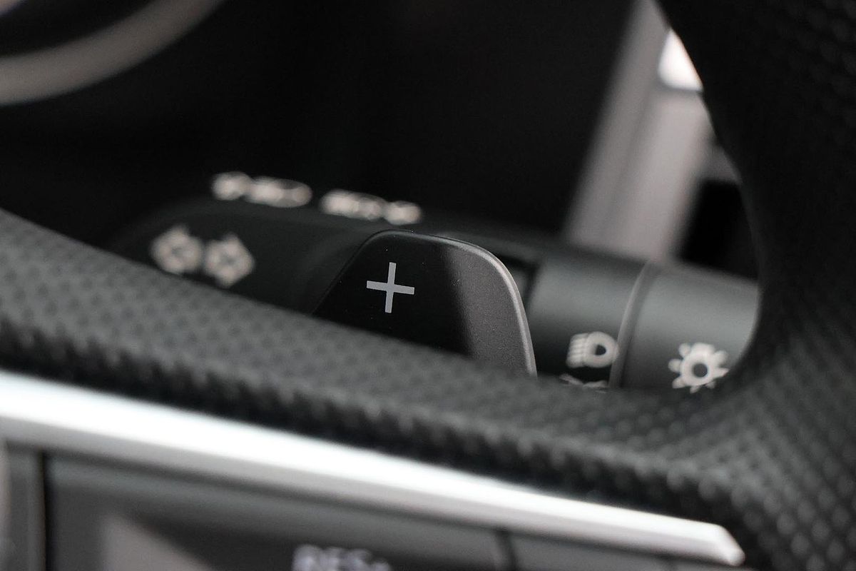 2024 Mitsubishi Outlander ES ZM