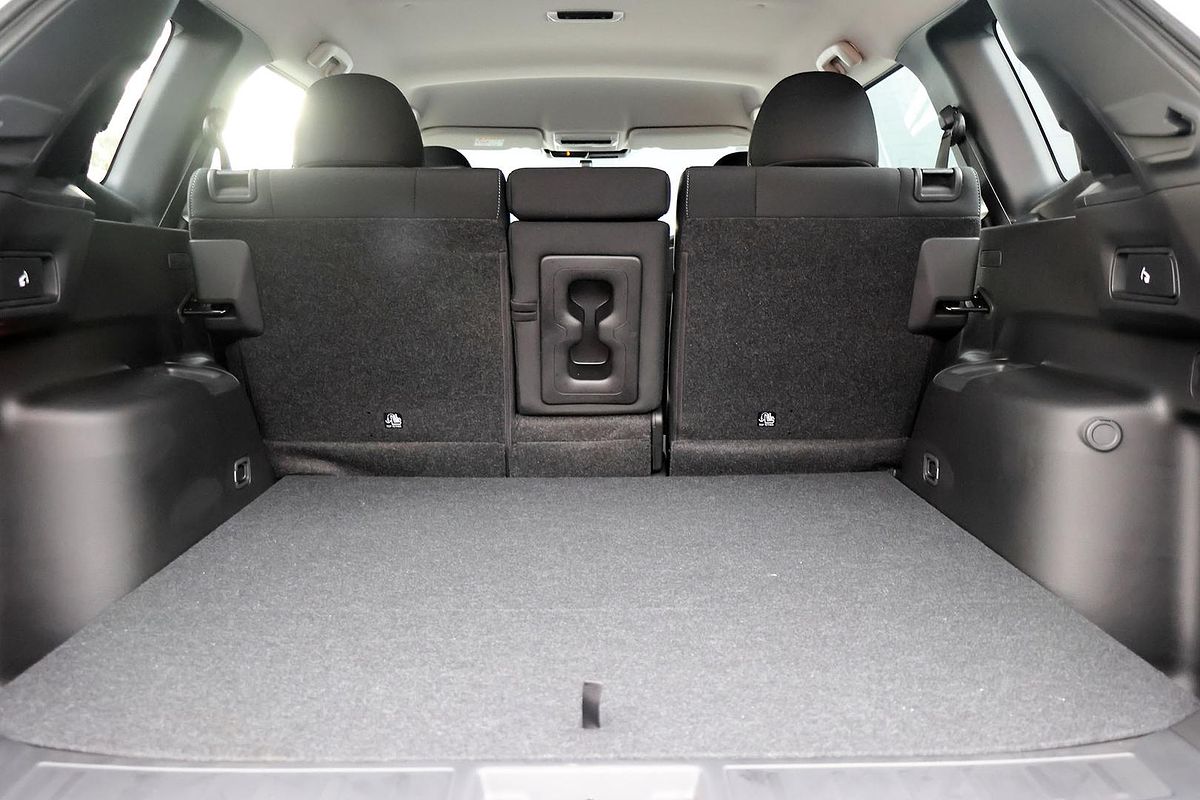 2024 Mitsubishi Outlander ES ZM