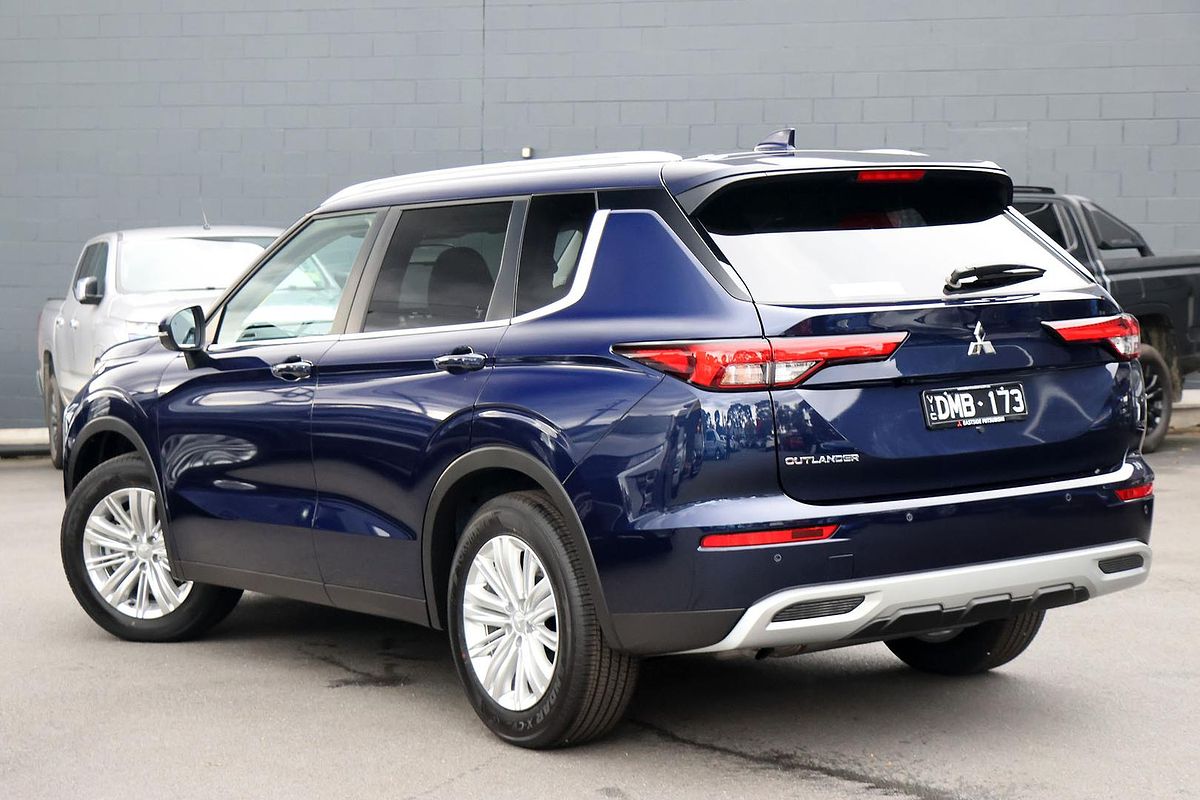 2024 Mitsubishi Outlander LS ZM