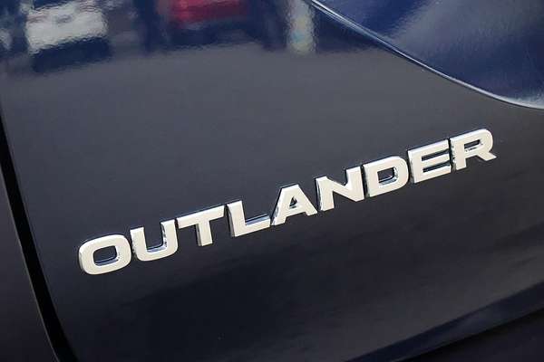 2024 Mitsubishi Outlander LS ZM