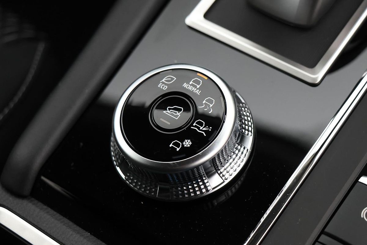 2024 Mitsubishi Outlander LS ZM