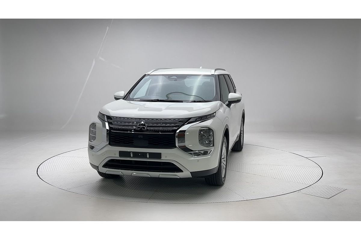 2024 Mitsubishi Outlander LS ZM