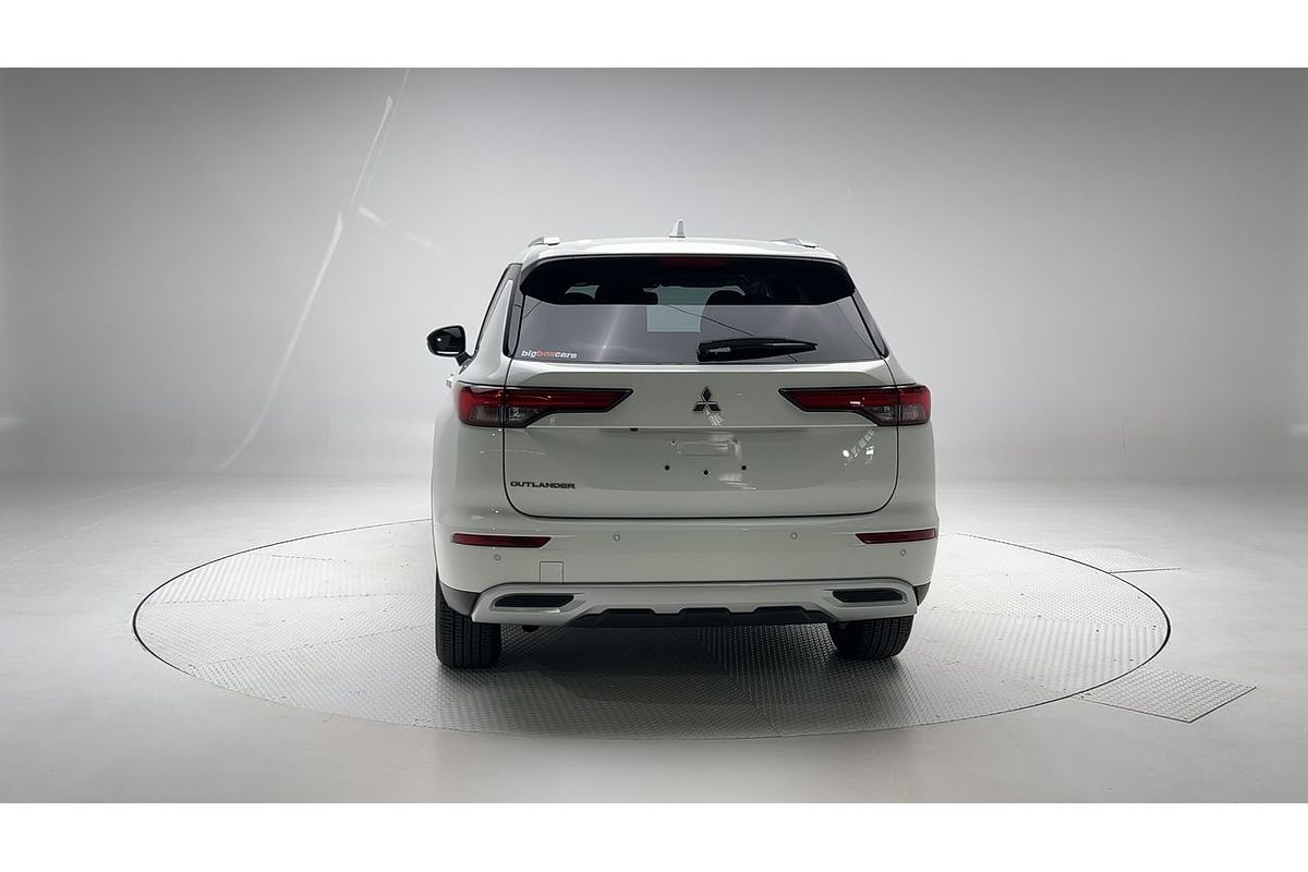 2024 Mitsubishi Outlander LS ZM