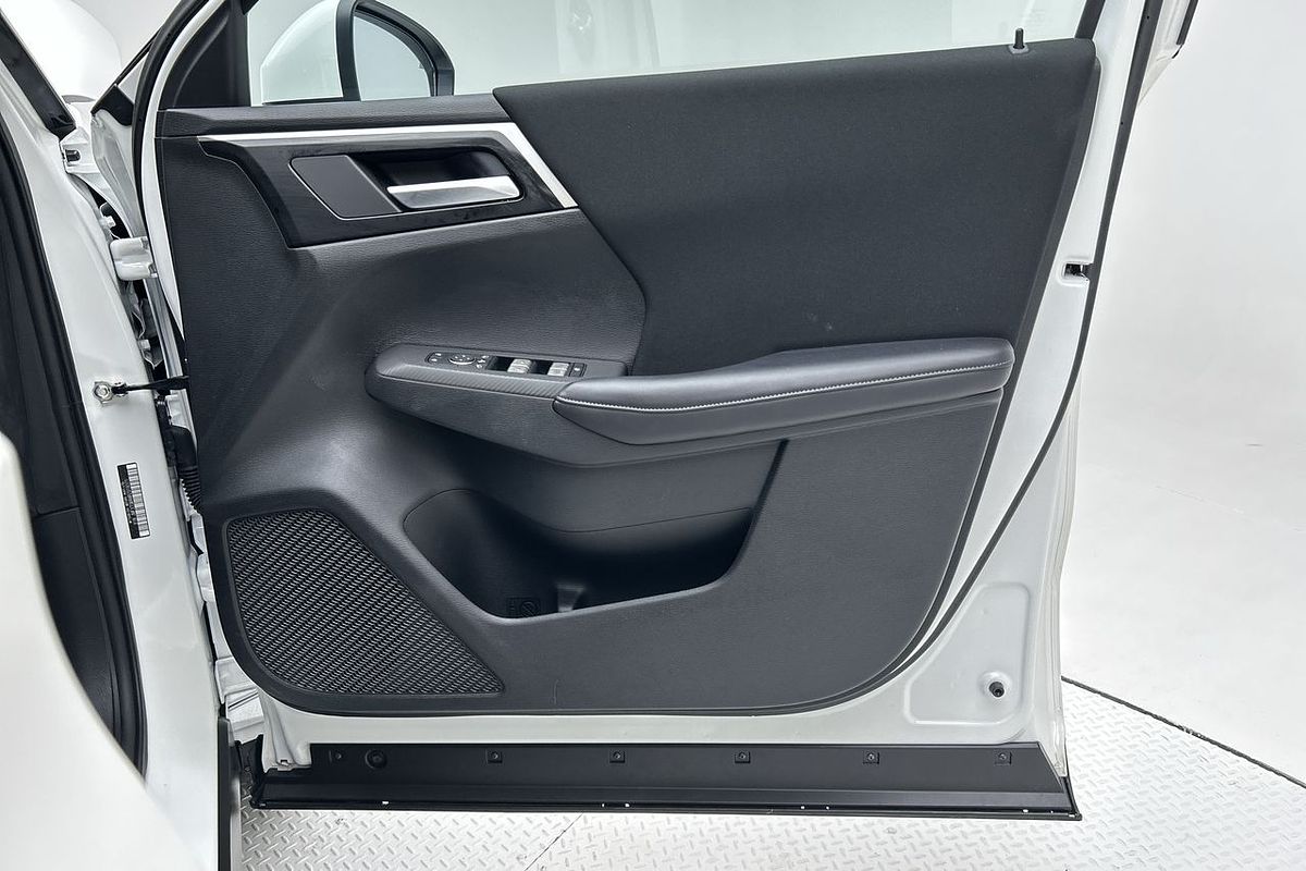 2024 Mitsubishi Outlander LS ZM