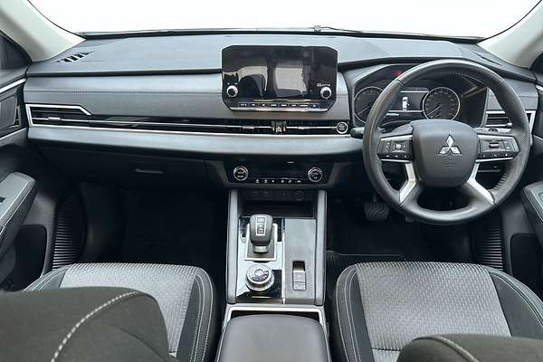 2024 Mitsubishi Outlander LS ZM