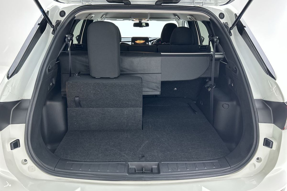 2024 Mitsubishi Outlander LS ZM