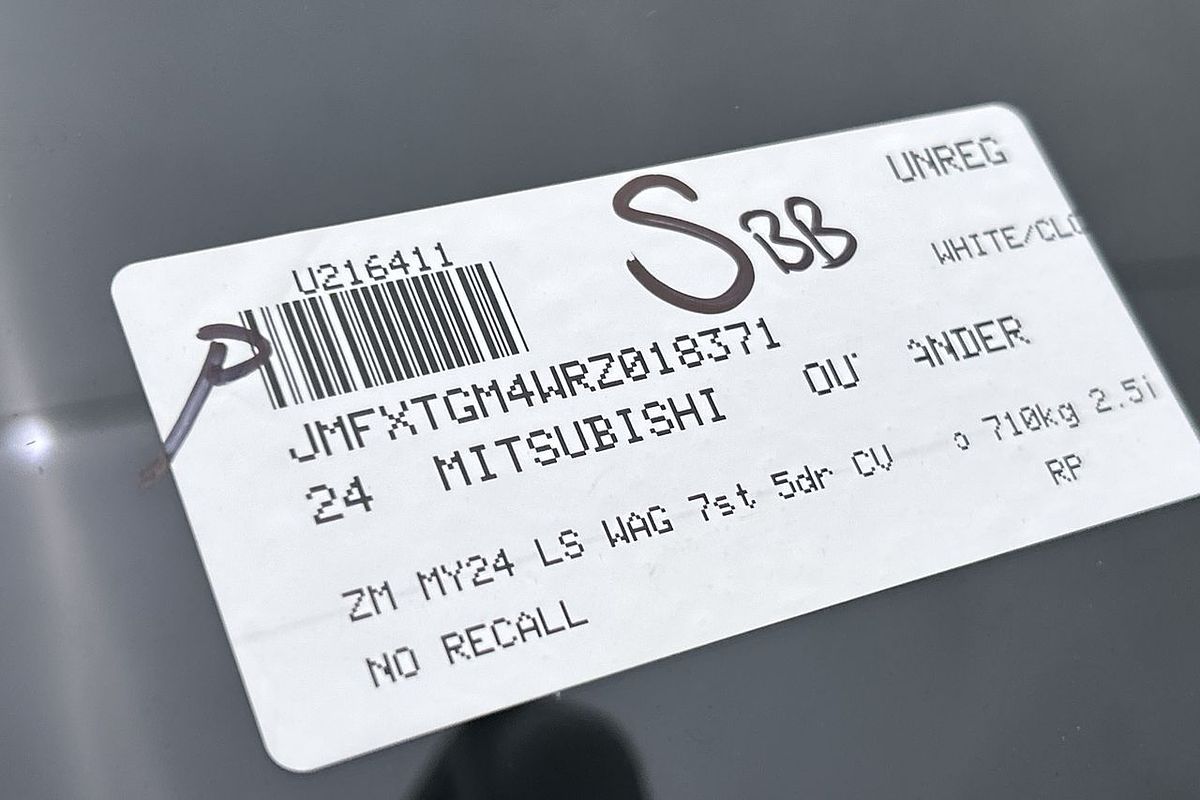 2024 Mitsubishi Outlander LS ZM
