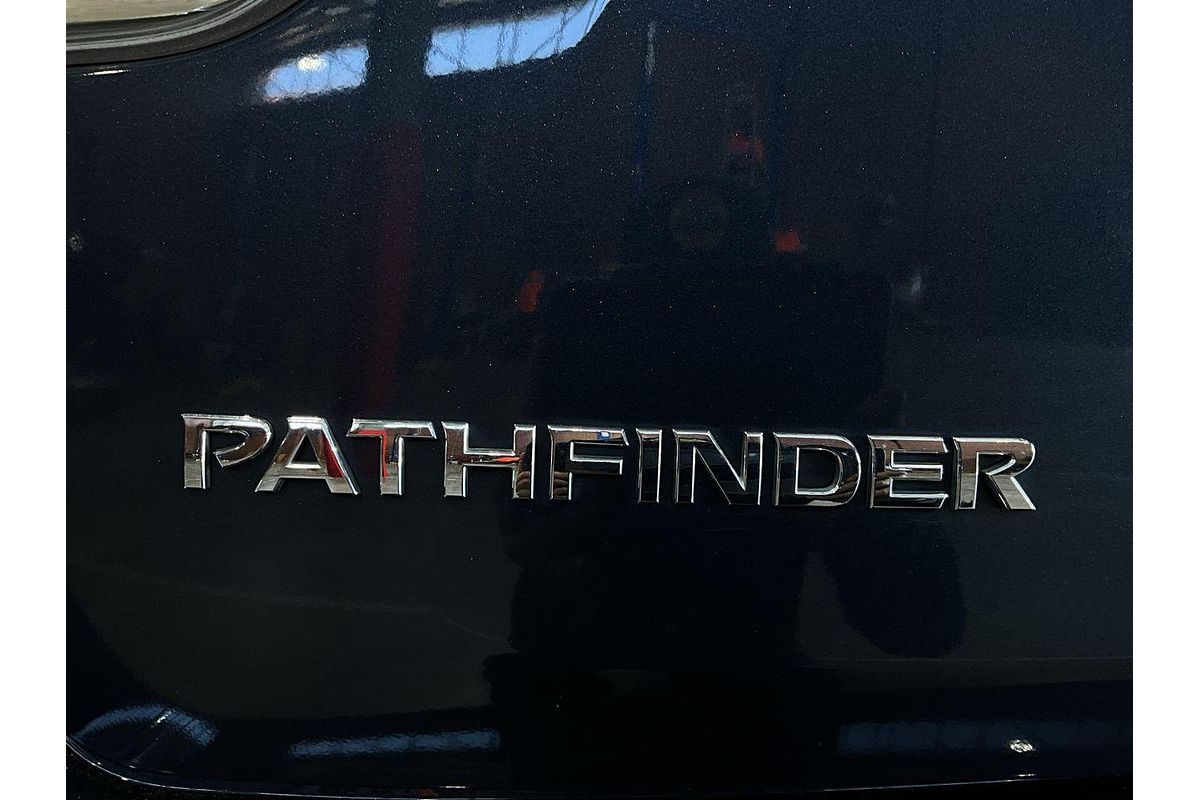 2016 Nissan Pathfinder ST R52