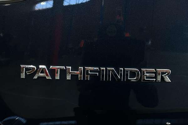 2016 Nissan Pathfinder ST R52