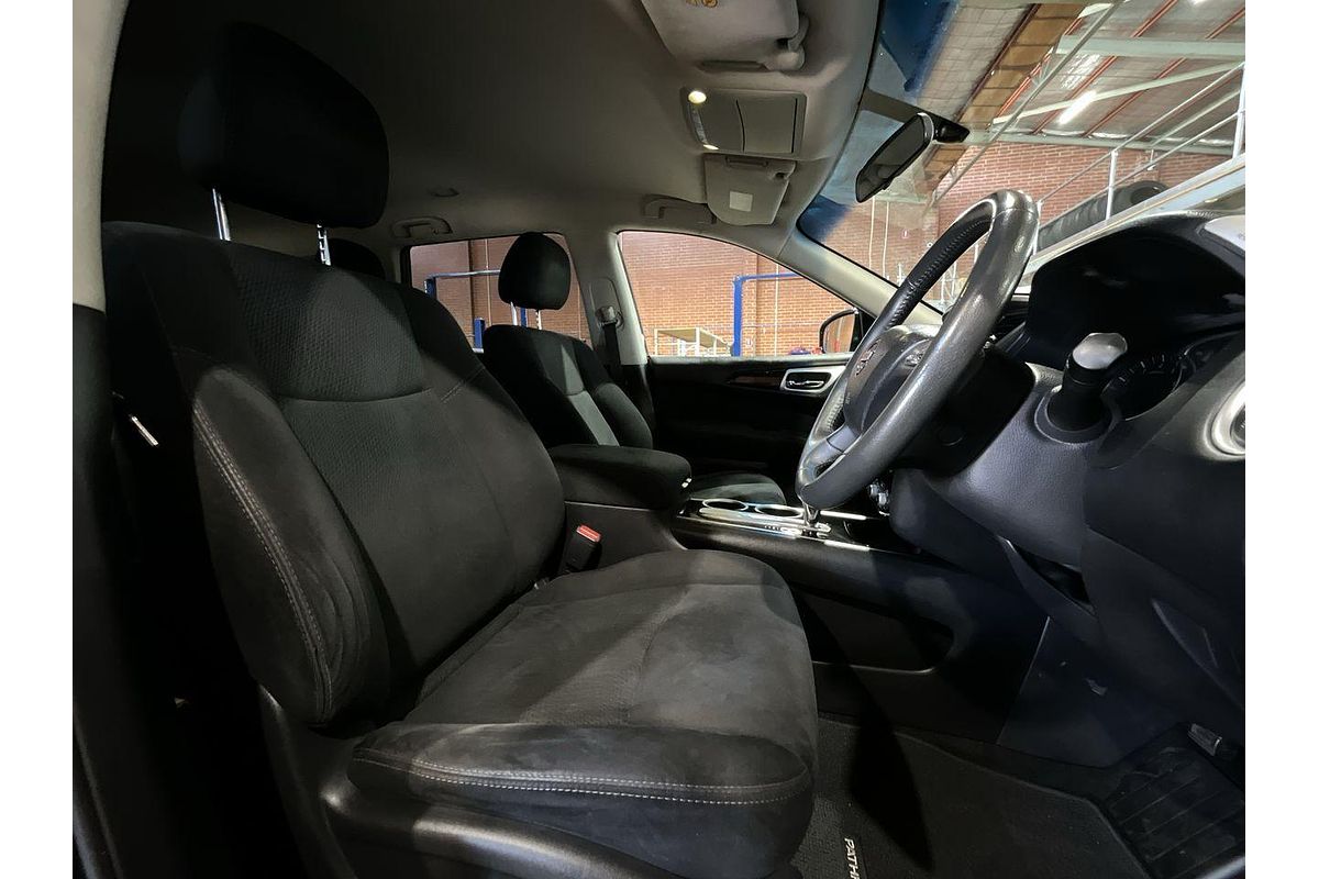 2016 Nissan Pathfinder ST R52