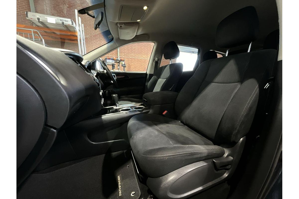 2016 Nissan Pathfinder ST R52