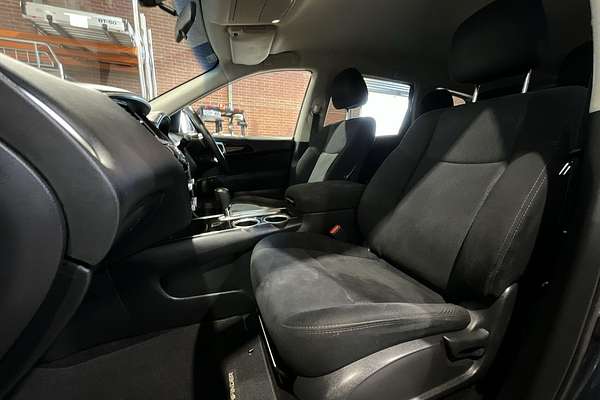 2016 Nissan Pathfinder ST R52