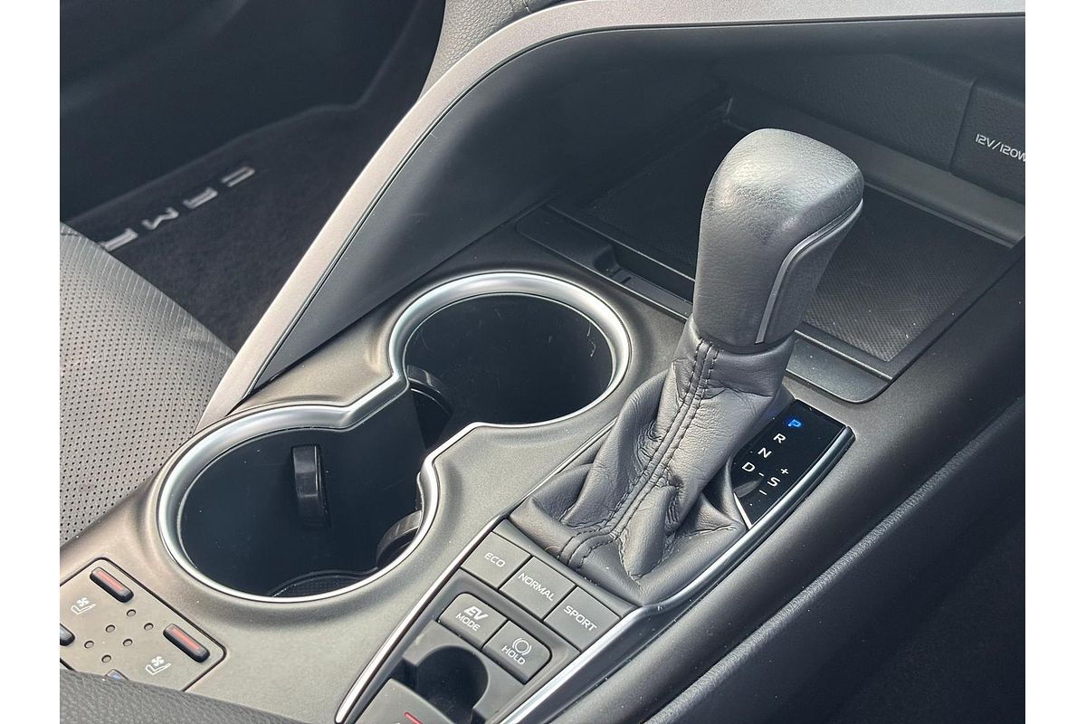 2024 Toyota Camry SL AXVH70R