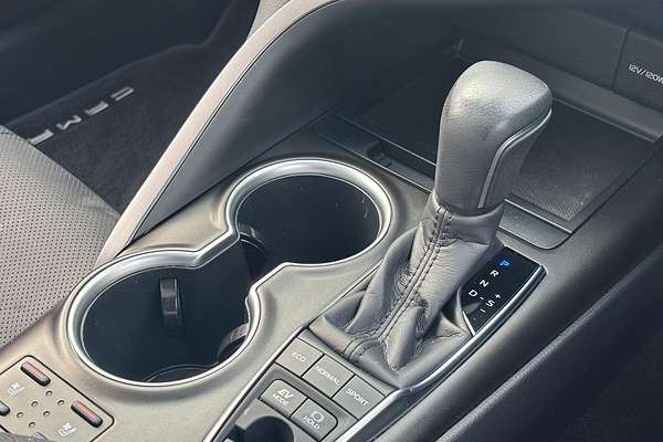 2024 Toyota Camry SL AXVH70R