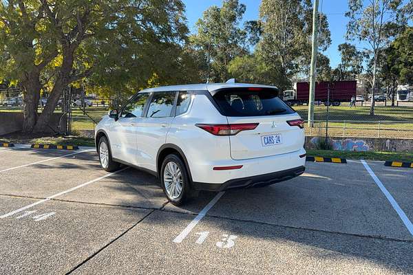 2023 Mitsubishi Outlander ES ZM