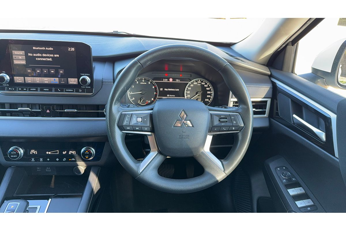 2023 Mitsubishi Outlander ES ZM