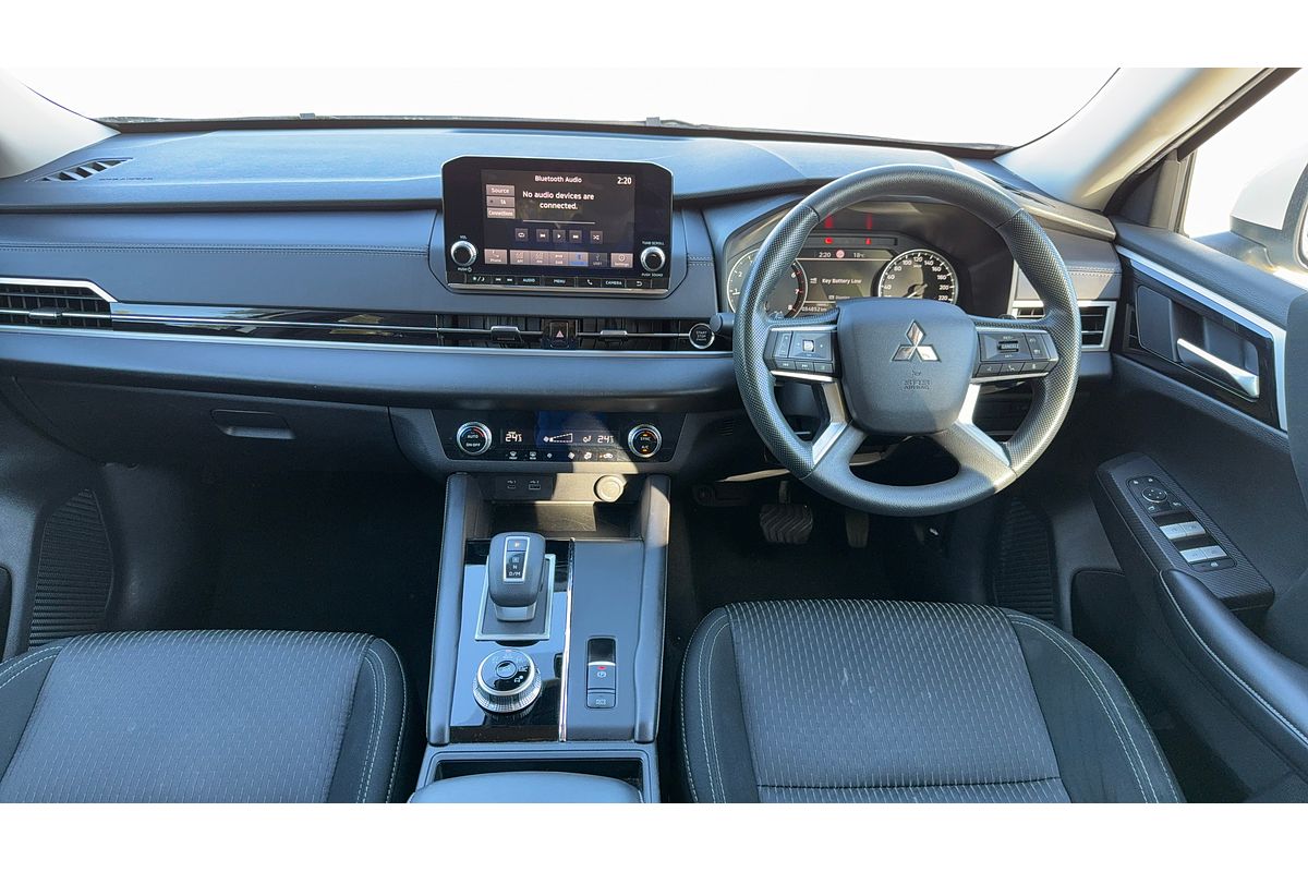 2023 Mitsubishi Outlander ES ZM