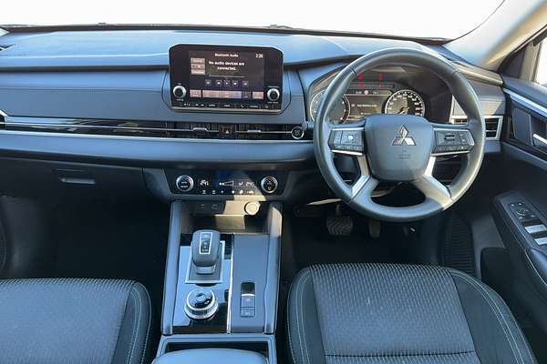 2023 Mitsubishi Outlander ES ZM