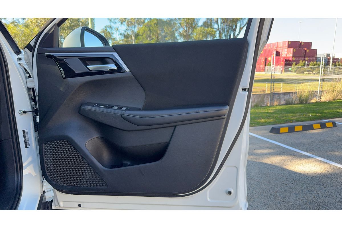 2023 Mitsubishi Outlander ES ZM