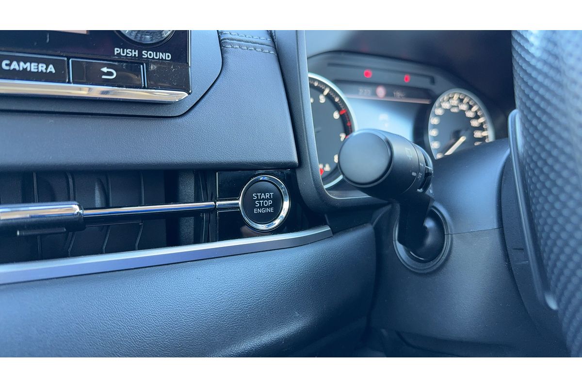 2023 Mitsubishi Outlander ES ZM