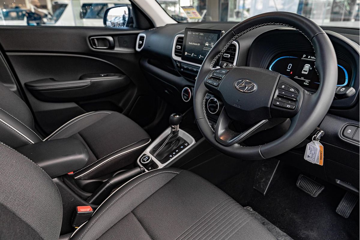 2025 Hyundai Venue Active QX.V5