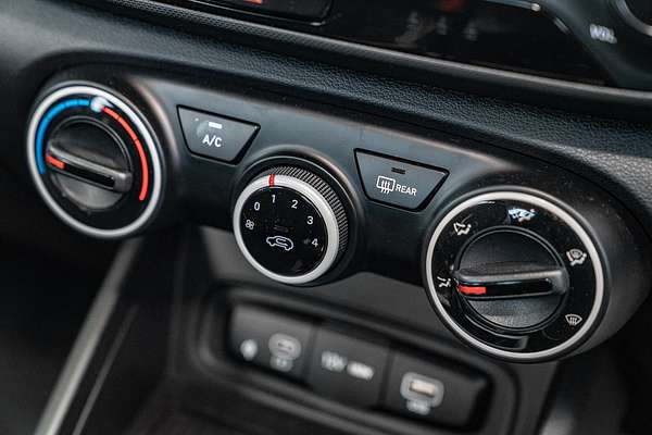 2025 Hyundai Venue Active QX.V5