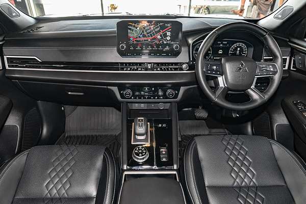 2024 Mitsubishi Outlander PHEV GSR ZM