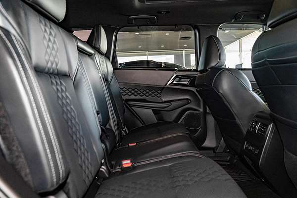 2024 Mitsubishi Outlander PHEV GSR ZM