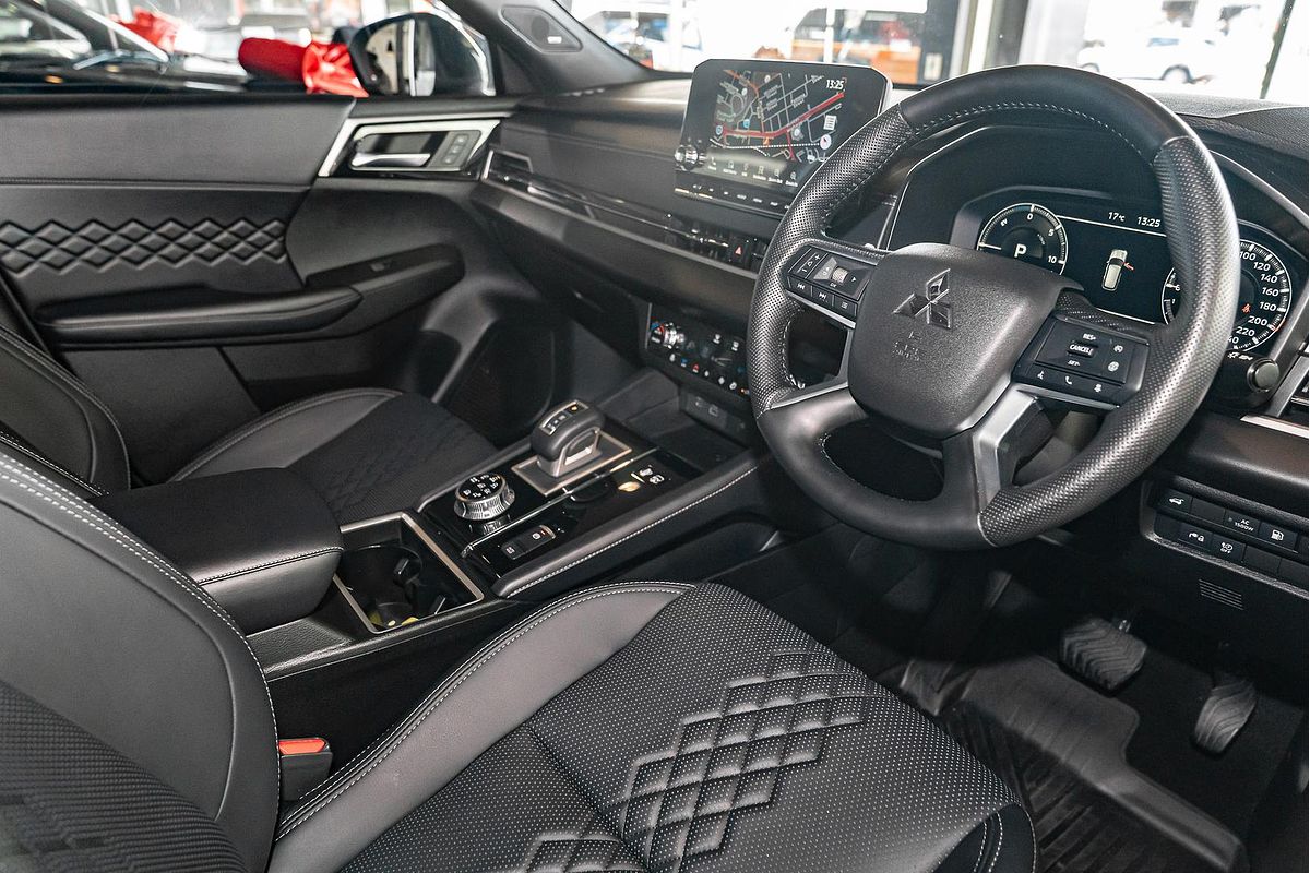 2024 Mitsubishi Outlander PHEV GSR ZM