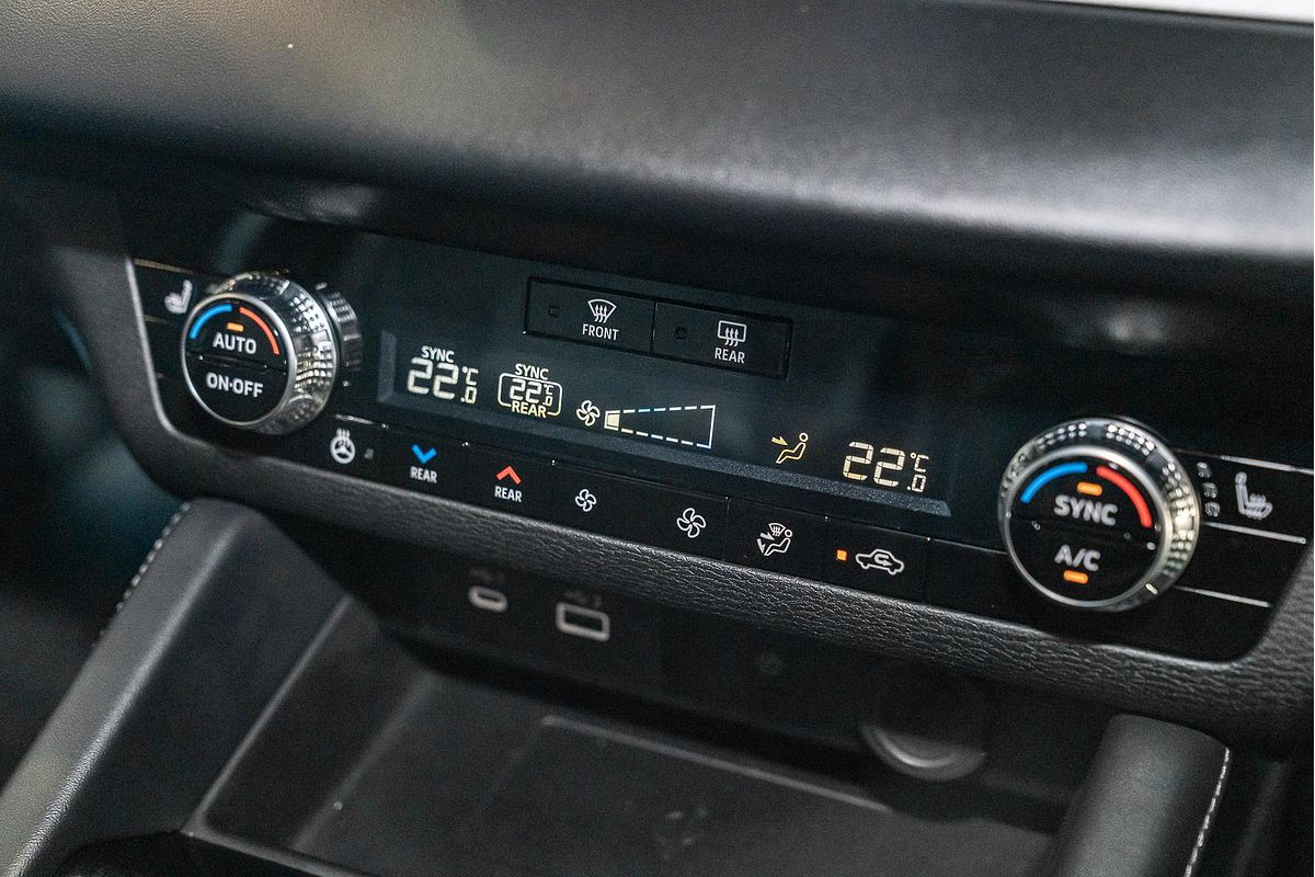 2024 Mitsubishi Outlander PHEV GSR ZM