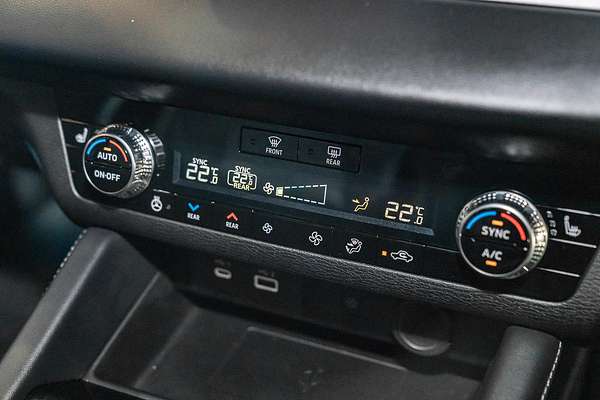 2024 Mitsubishi Outlander PHEV GSR ZM