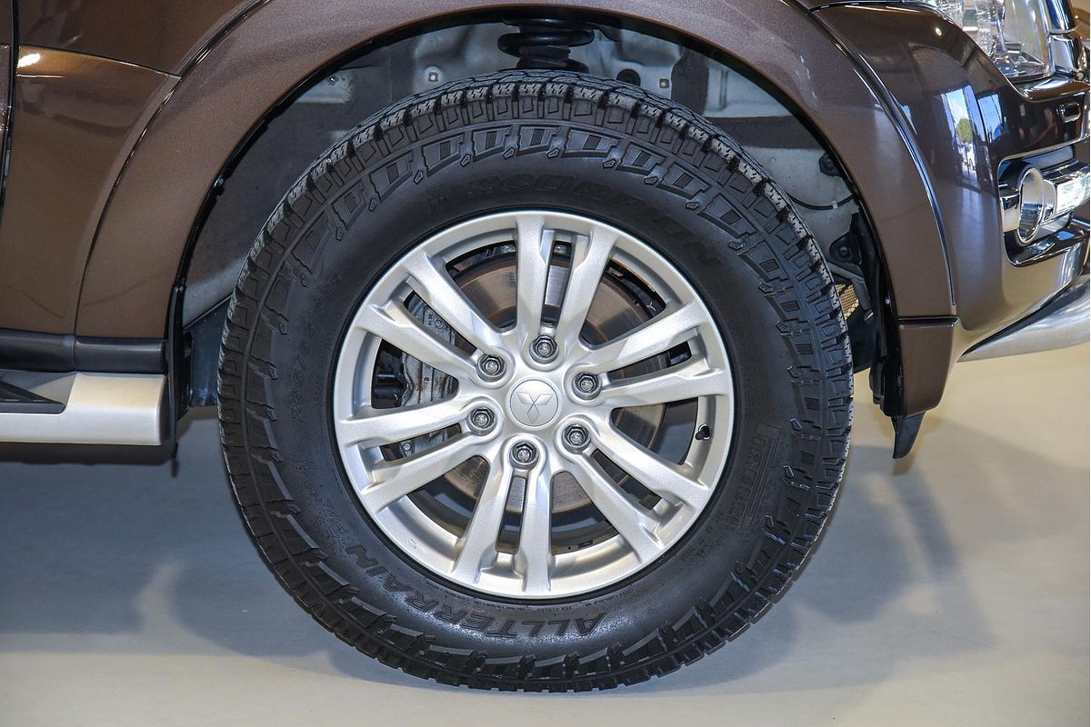 2018 Mitsubishi Pajero Exceed NX