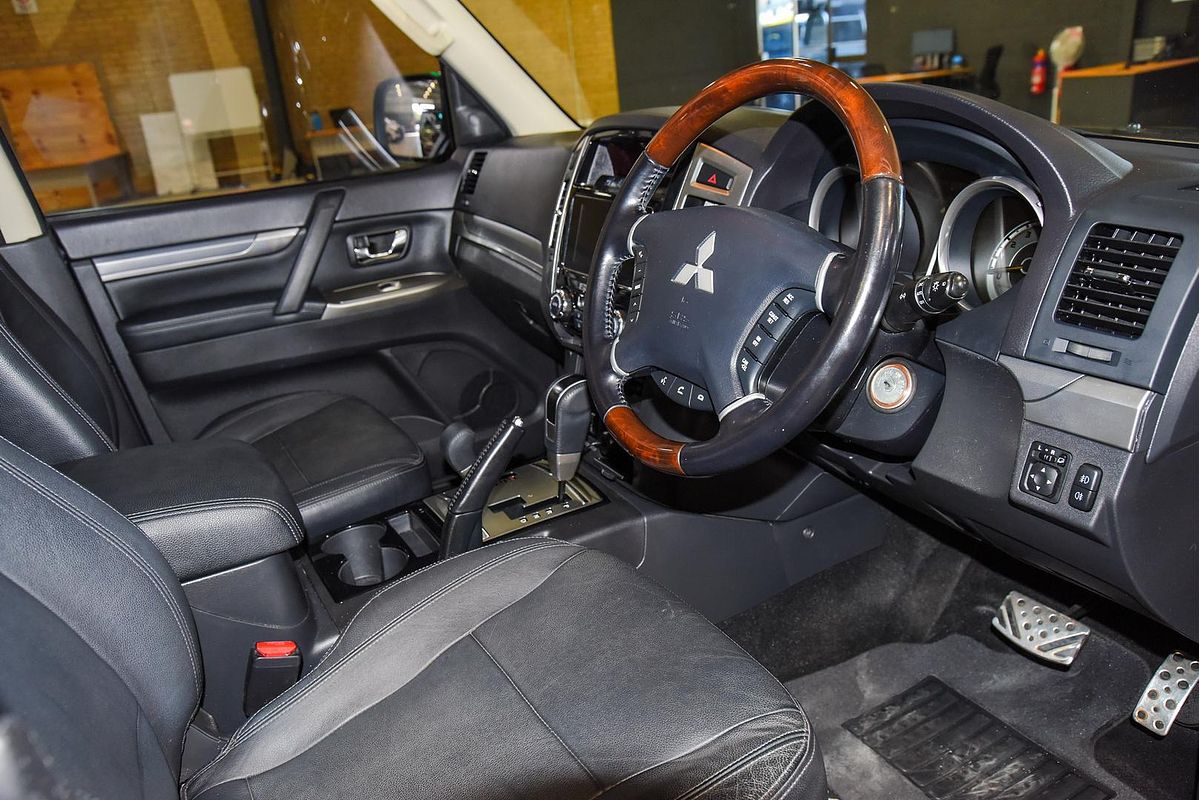2018 Mitsubishi Pajero Exceed NX