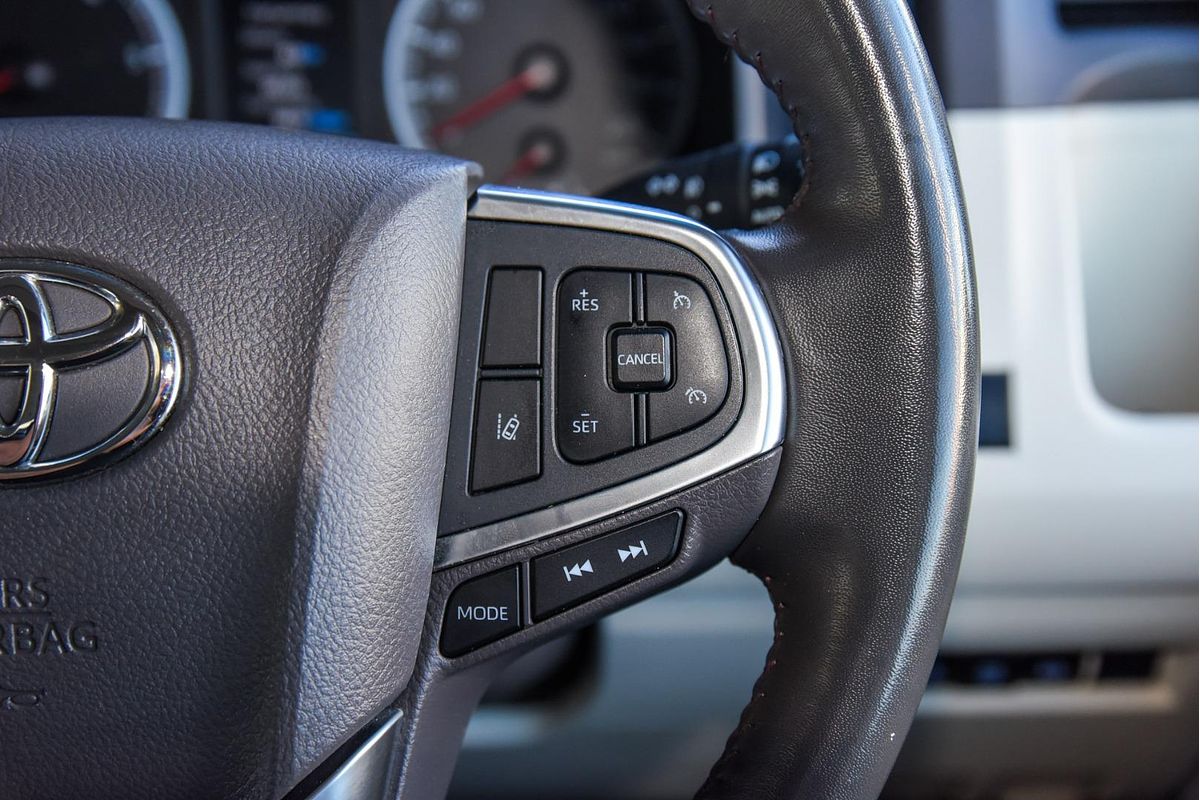 2022 Toyota Hiace Commuter GL GDH322R ELWB High Roof