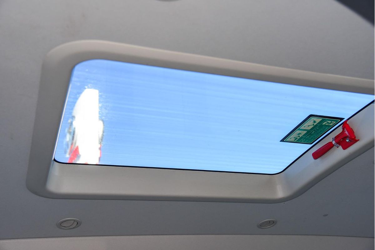 2022 Toyota Hiace Commuter GL GDH322R ELWB High Roof